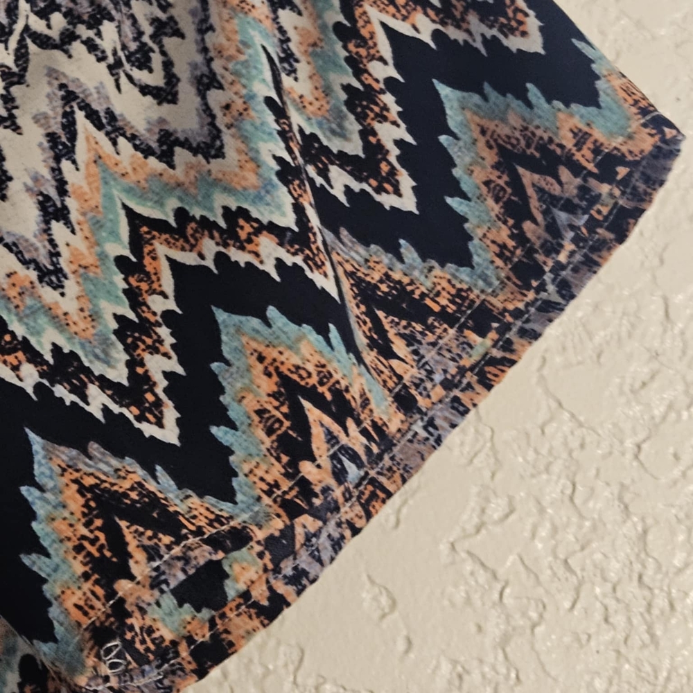 Chevron Patterned KIDS Romper - Picture 7 of 10